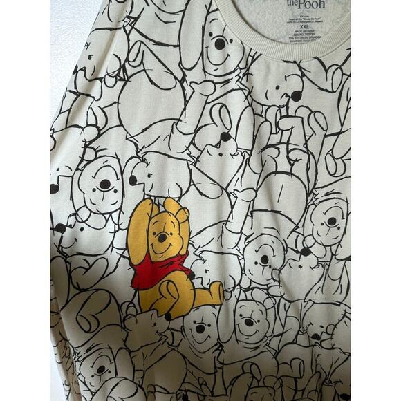 Disney Women's White Black Winnie The Pooh AOP Cozy Graphic Sweatshirt Size 2XL - Picture 5 of 6